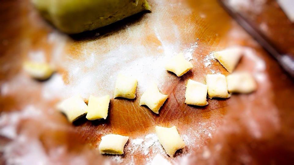 gnocchi di patate rosse e cacioricotta