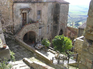 scorcio-caratteristico-montemassi-roccastrada-grosseto_-author-and-copyright-marco-ramerini