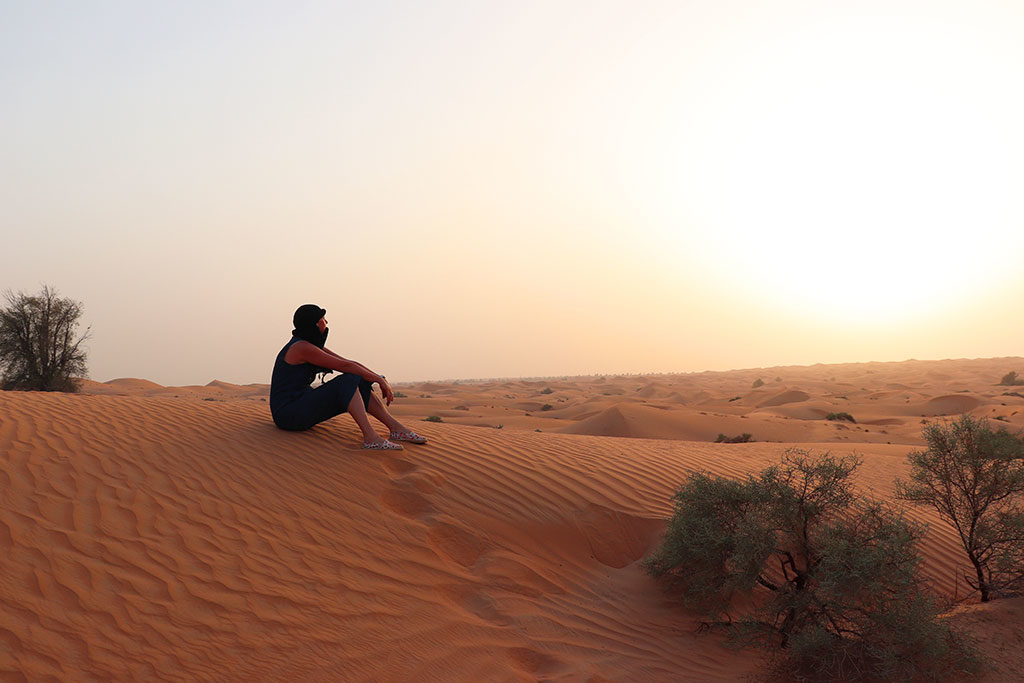 foto di Le Chef Clochard su una duna al tramonto