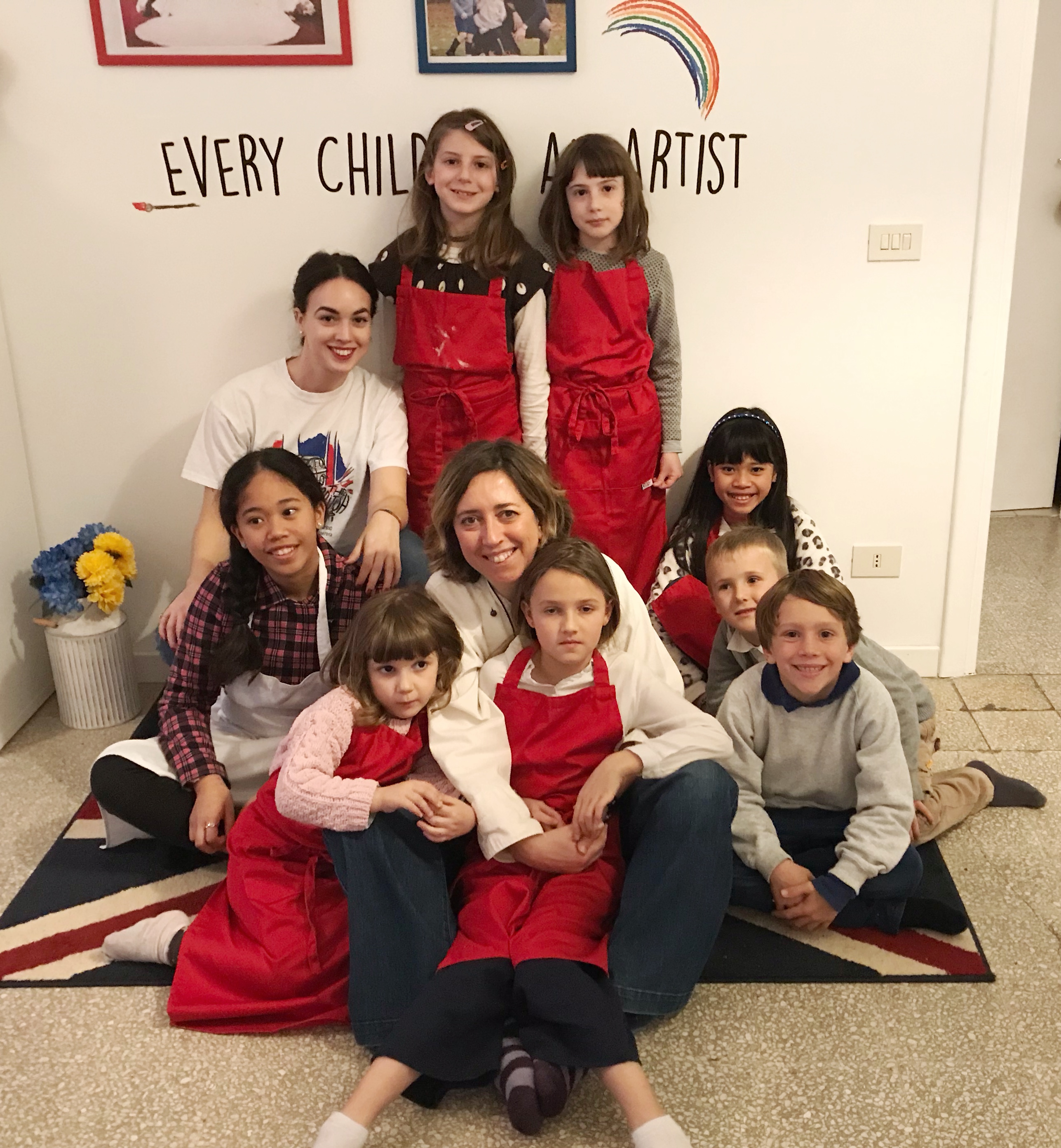 foto di gruppo di bambini con le chef clochard