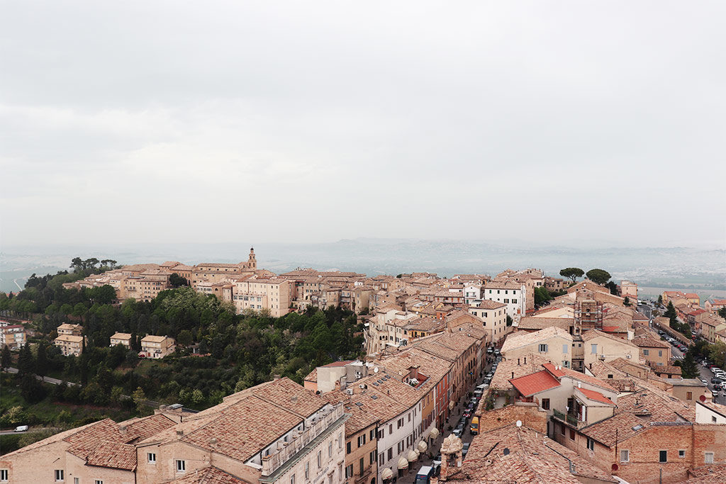 foto di Recanati vista dalla terrazza della torre municipale