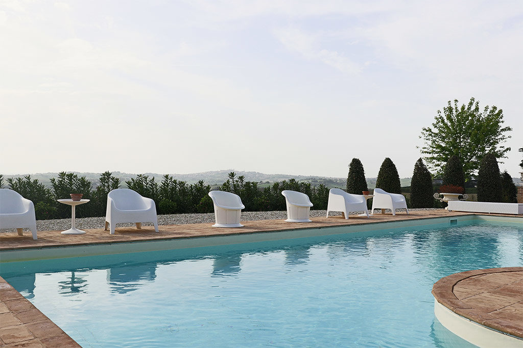 fot della piscina del relais il margarito