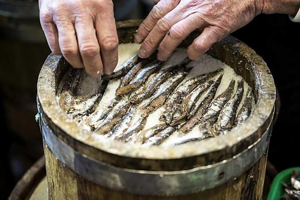 foto della botte dove viene prodotta la colatura di alici