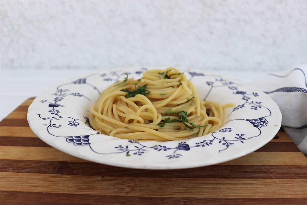 foto degli spaghetti con colatura di alici